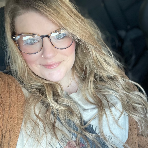 Meet your Posher, Taylor - Picture 5 of 5